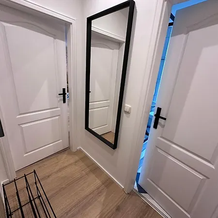 Apartment - Dschungel - Modern, Ruhig Und Familienfreundlich, Gratis W-lan *